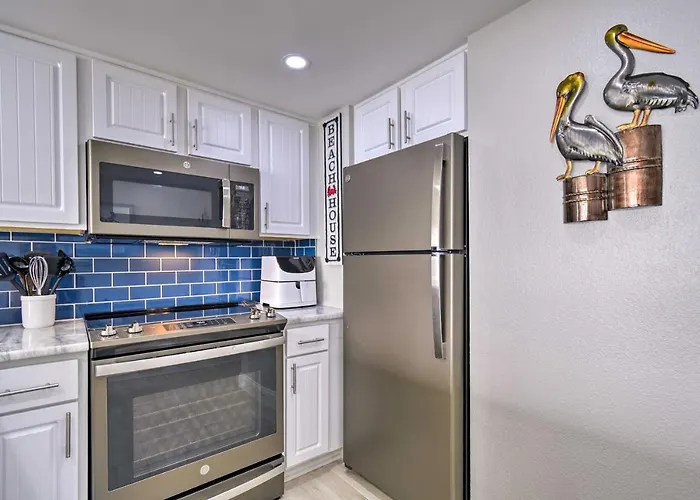 Luxury Oceanfront Condo With Resort Amenities!